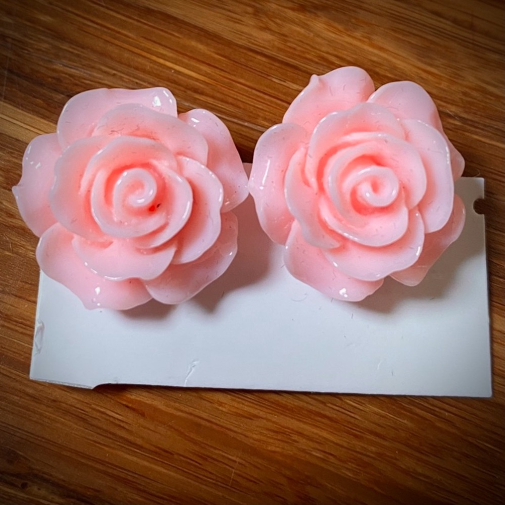 Light Pink / peach rose clip on earrings